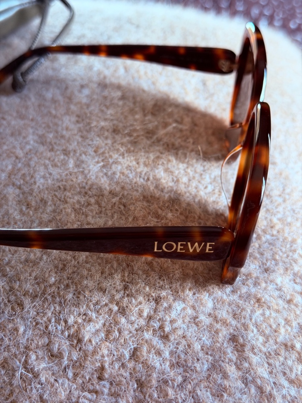 Loewe Tortoiseshell Oversized Square Sunglasses with Olive Pouch - Picture 2 of 8